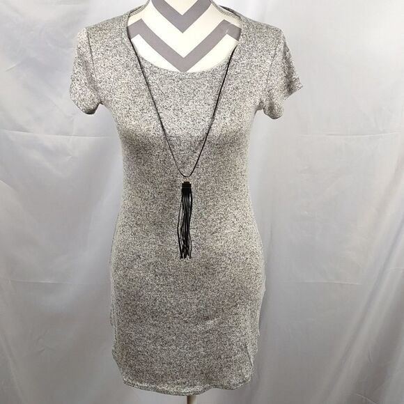 Pinc Gray Knit Dress with Faux Leather & Gold Necklace. - Picture 7 of 8